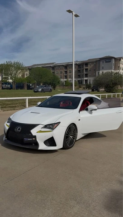 2017 Lexus RC F - Image 2 of 3