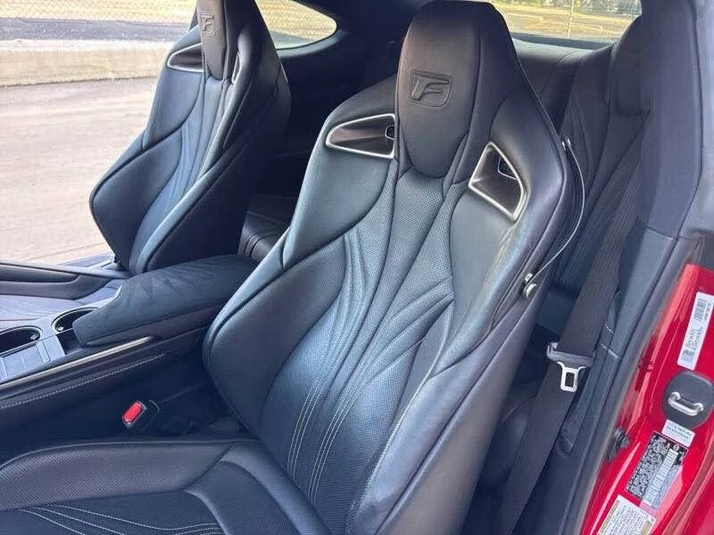 2017 Lexus RC F - Image 9 of 14