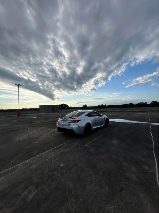2017 Lexus RC F - Image 16 of 20