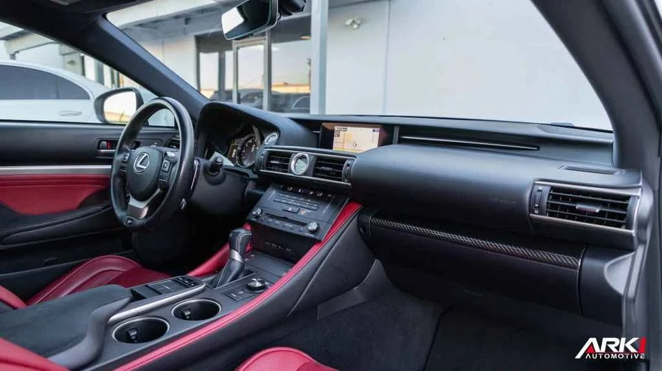 2017 Lexus RC F - Image 11 of 16