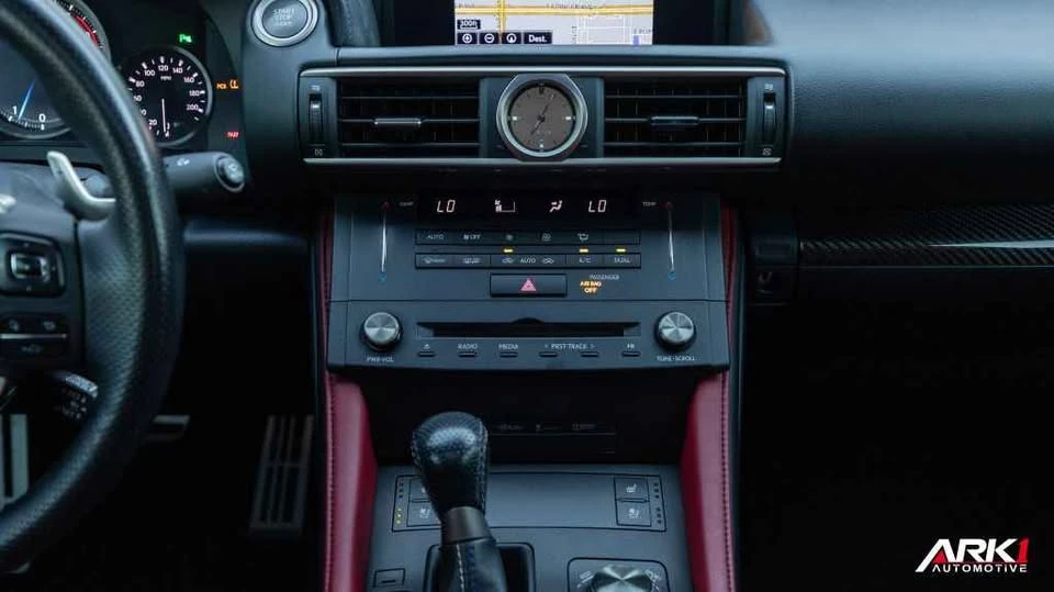 2017 Lexus RC F - Image 15 of 16