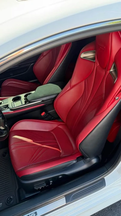 2017 Lexus RC F - Image 8 of 15