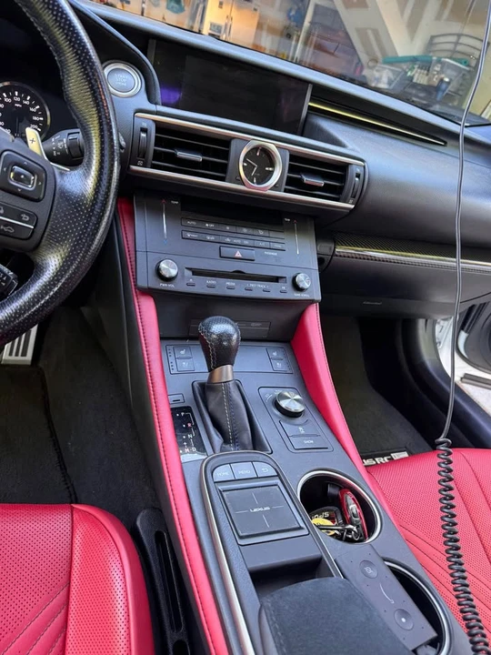 2017 Lexus RC F - Image 8 of 14
