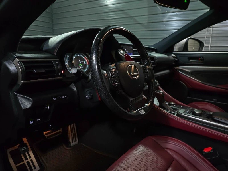 2017 Lexus RC - Image 10 of 20