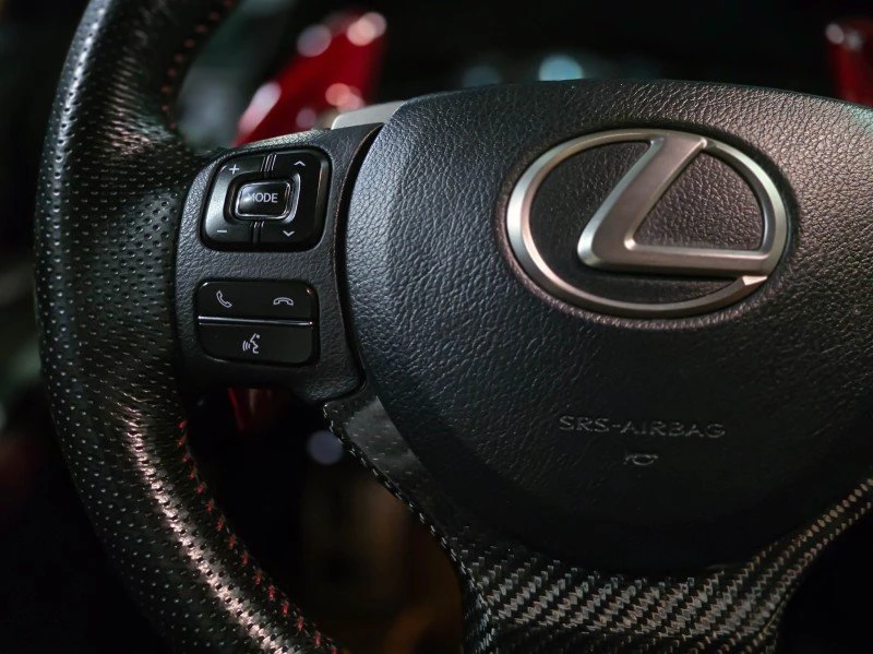 2017 Lexus RC - Image 17 of 20