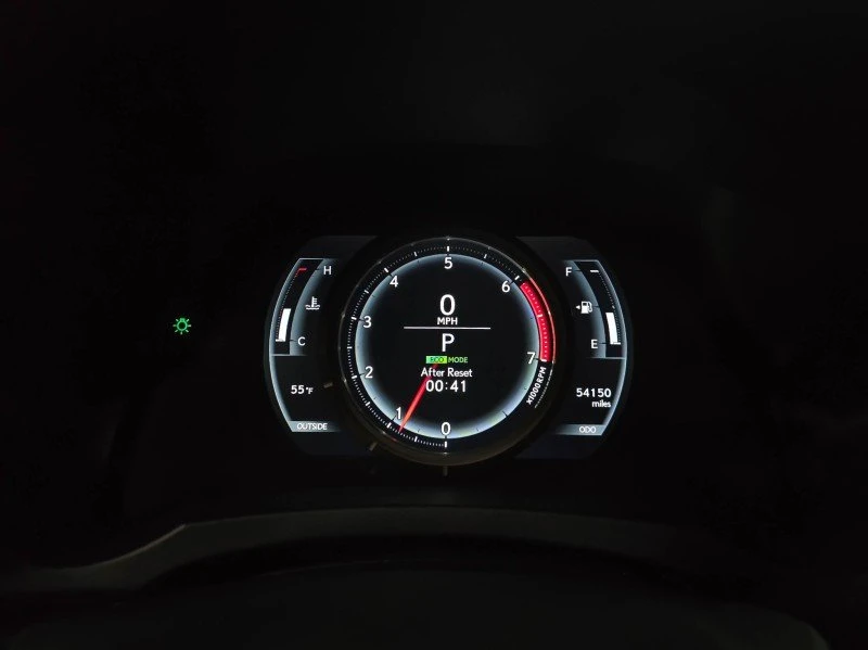 2017 Lexus RC - Image 18 of 20