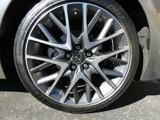 2017 Lexus RC - Image 21 of 21