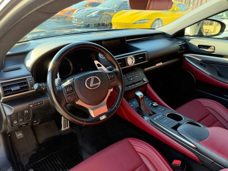 2017 Lexus RC - Image 9 of 12