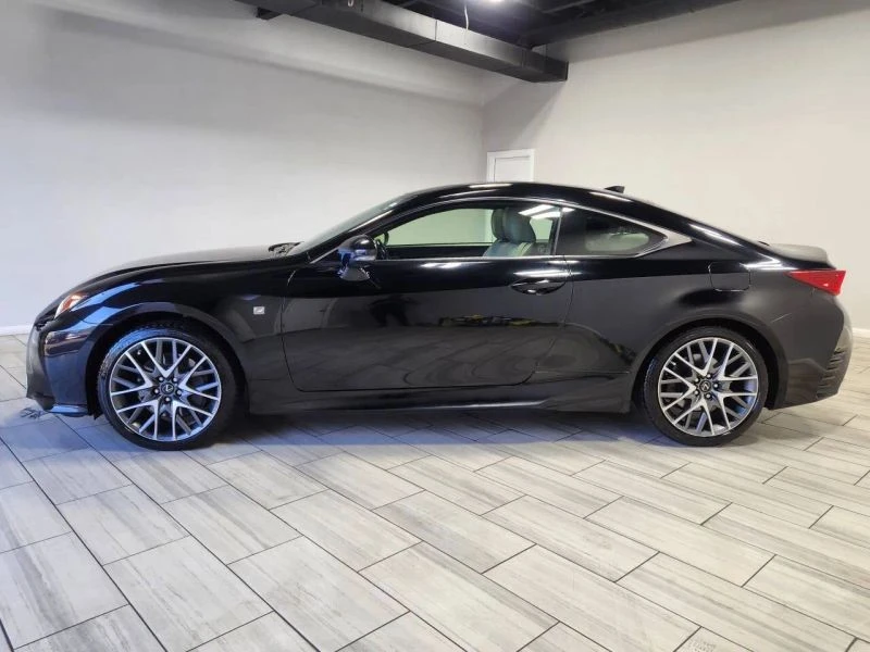 2017 Lexus RC - Image 2 of 12