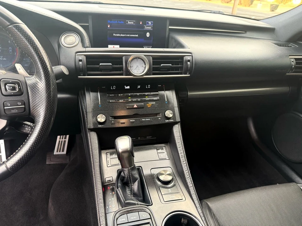 2017 Lexus RC - Image 18 of 21