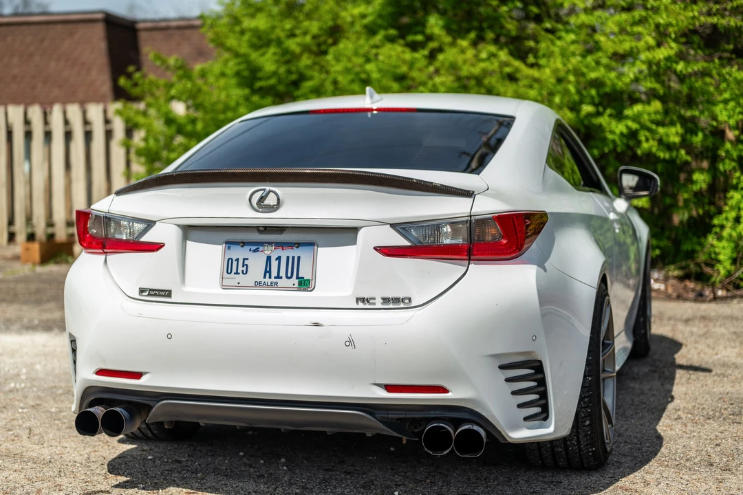 2017 Lexus RC - Image 8 of 31