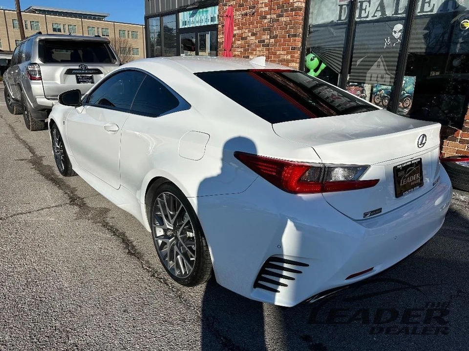 2017 Lexus RC - Image 4 of 8