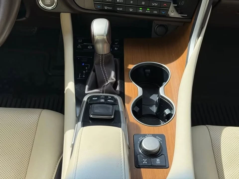 2017 Lexus RX 4th Gen - Image 12 of 14