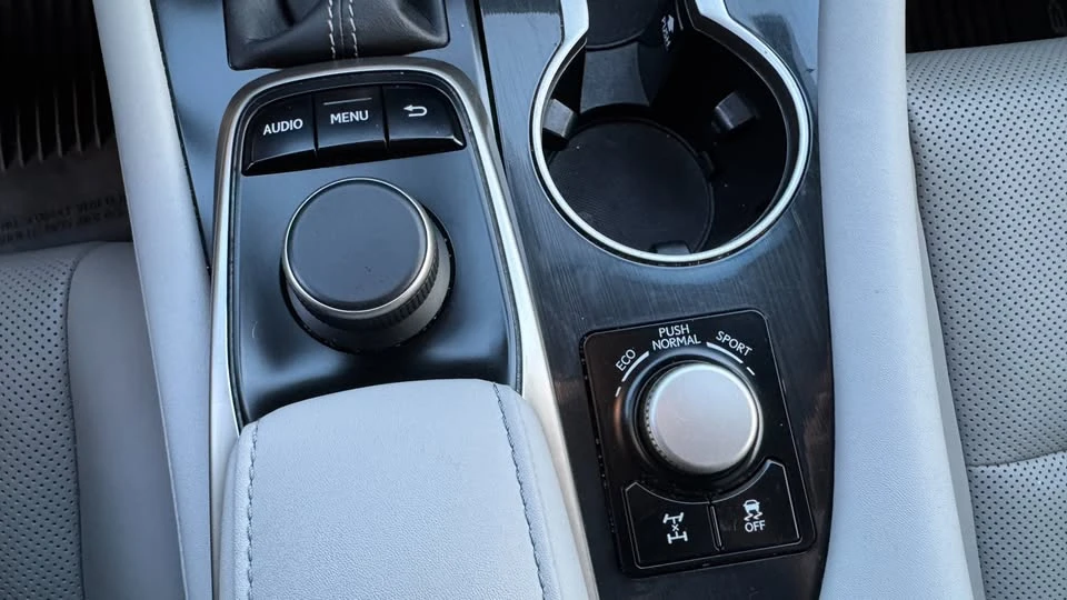 2017 Lexus RX 4th Gen - Image 15 of 20