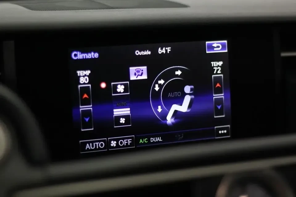 2017 Lexus RC - Image 8 of 17