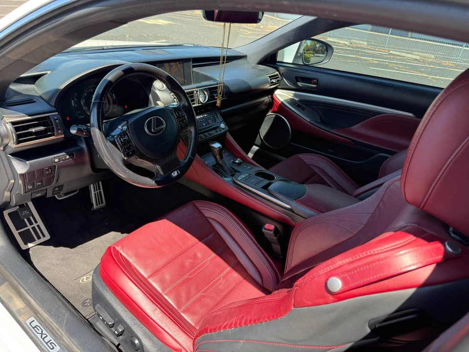 2017 Lexus RC F - Image 10 of 16