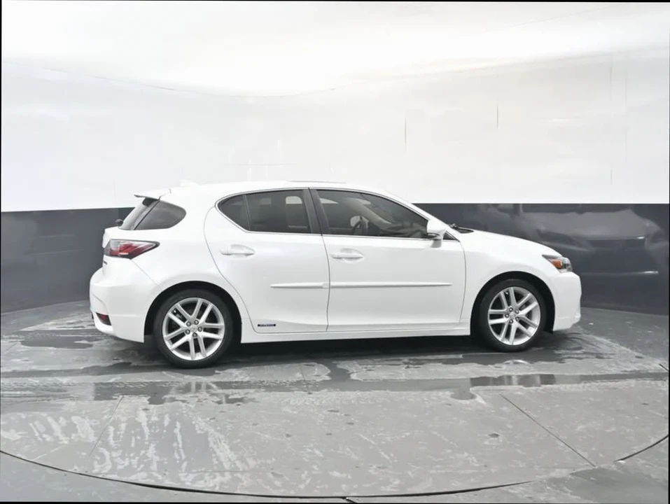 2017 Lexus CT - Image 6 of 20