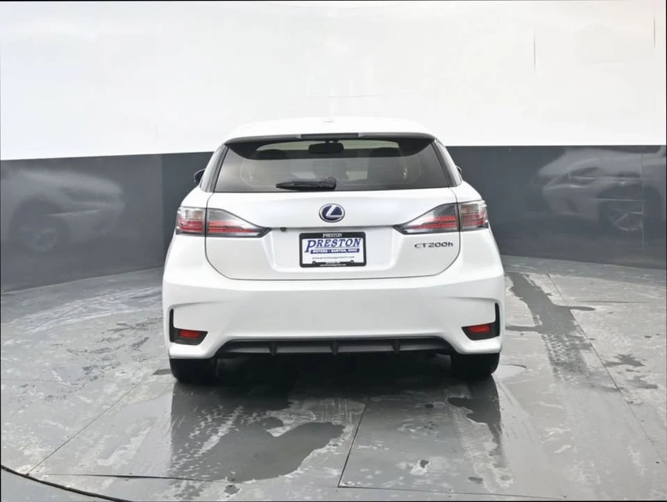 2017 Lexus CT - Image 4 of 20
