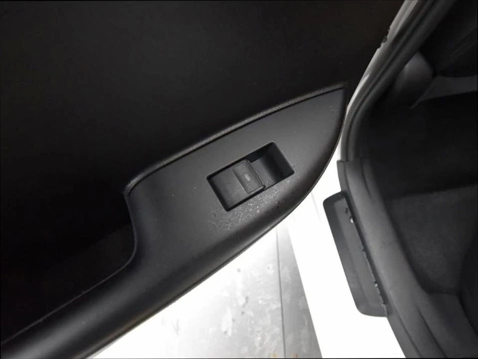 2017 Lexus CT - Image 10 of 20