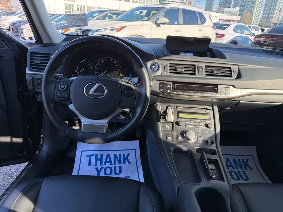 2017 Lexus CT - Image 13 of 20