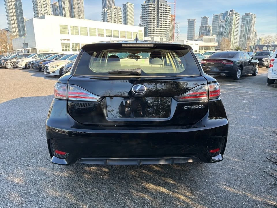 2017 Lexus CT - Image 4 of 17