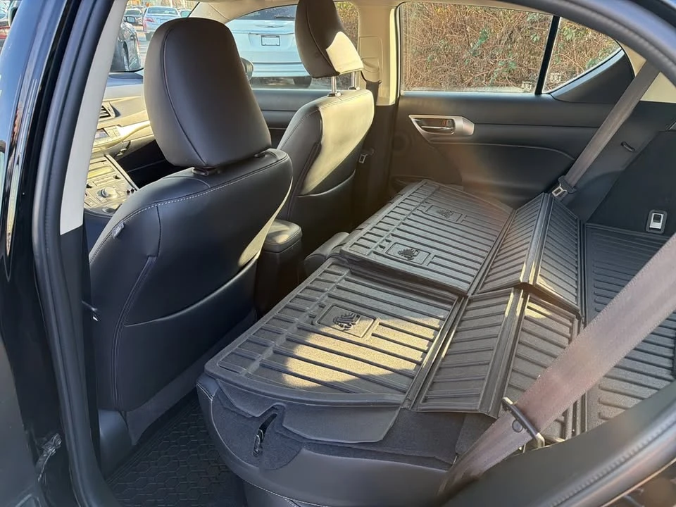 2017 Lexus CT - Image 10 of 17
