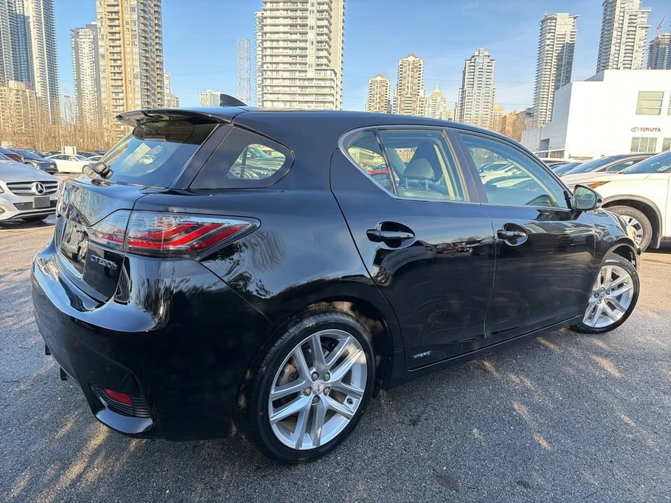 2017 Lexus CT - Image 5 of 17