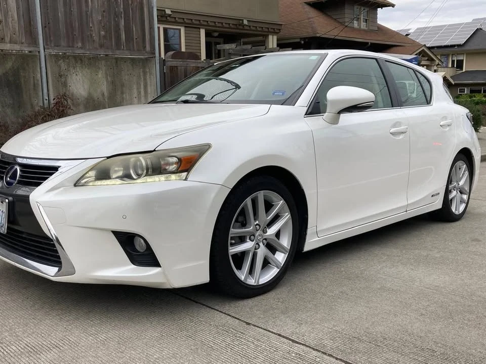 2017 Lexus CT - Image 3 of 10