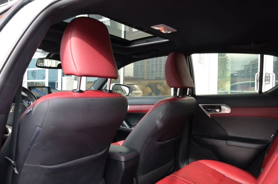 2017 Lexus CT - Image 11 of 16