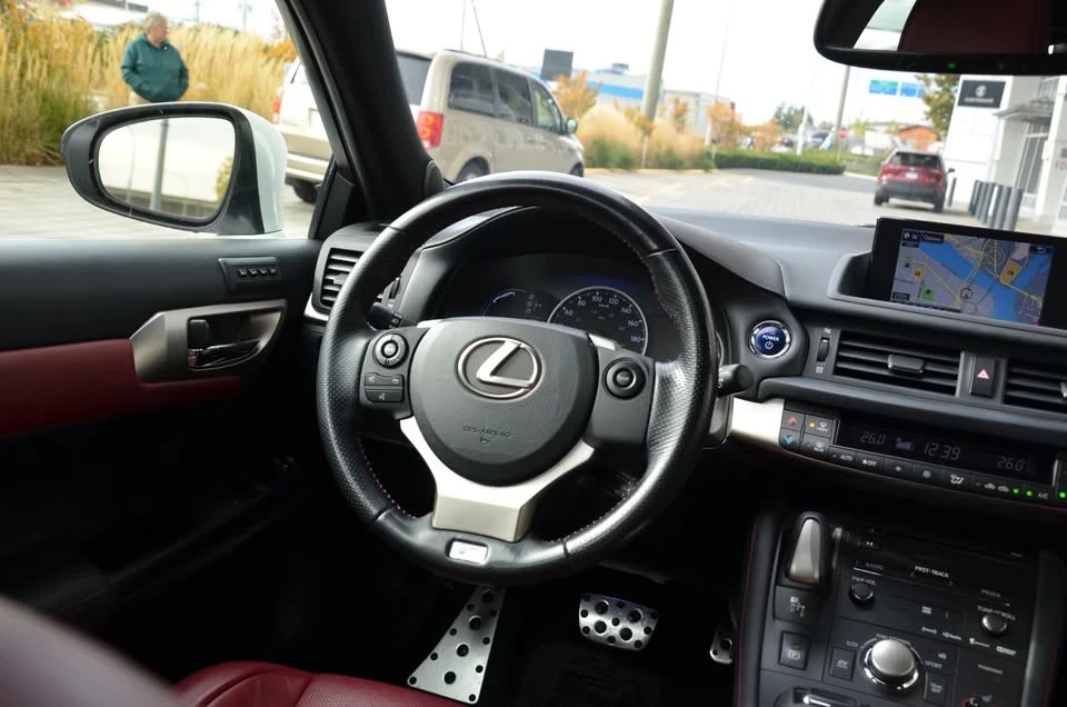 2017 Lexus CT - Image 13 of 16