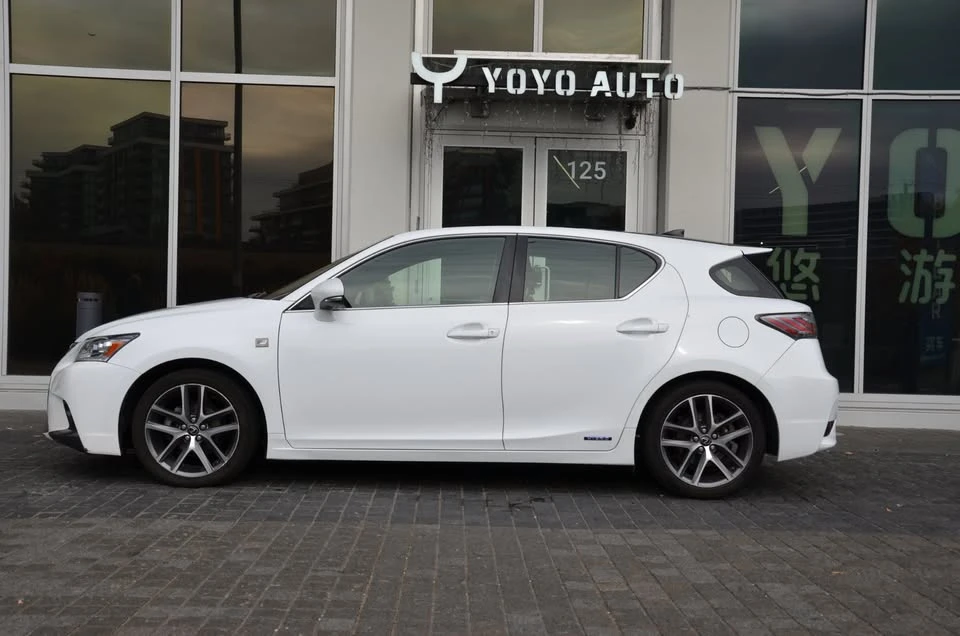 2017 Lexus CT - Image 4 of 16