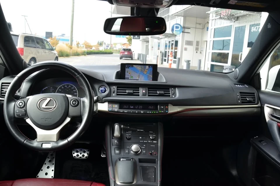 2017 Lexus CT - Image 12 of 16