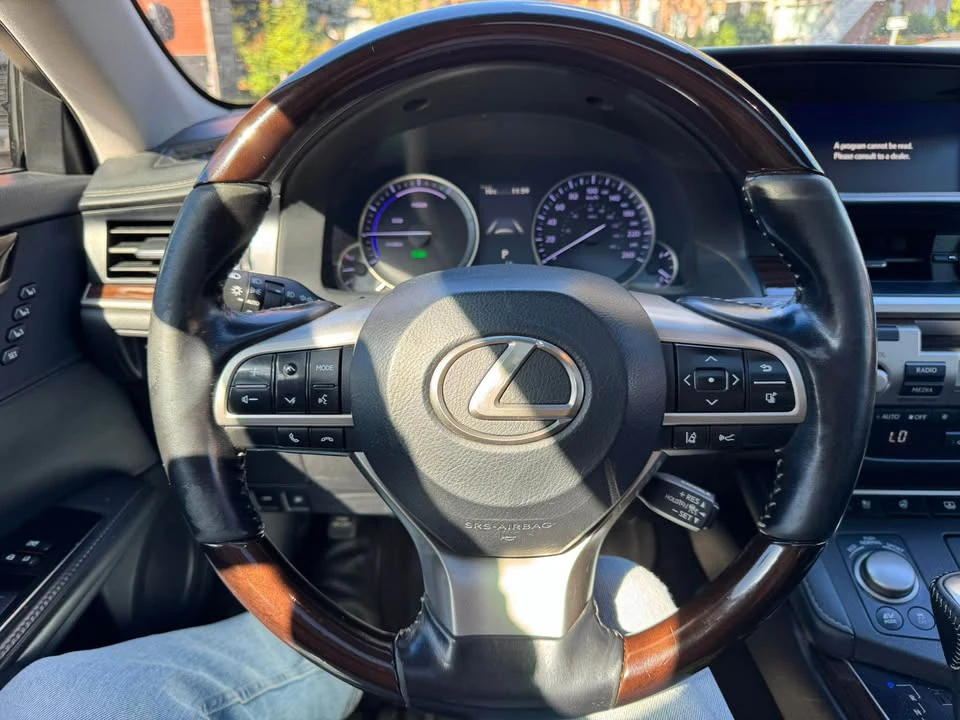 2017 Lexus ES 6th Gen - Image 12 of 20
