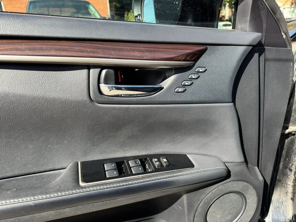 2017 Lexus ES 6th Gen - Image 9 of 20