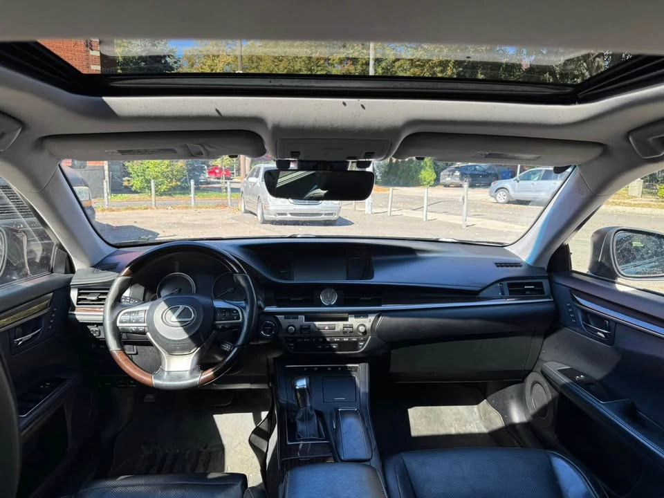 2017 Lexus ES 6th Gen - Image 16 of 20