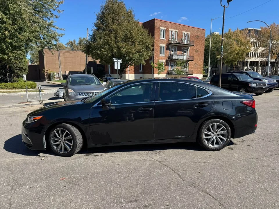 2017 Lexus ES 6th Gen - Image 7 of 20