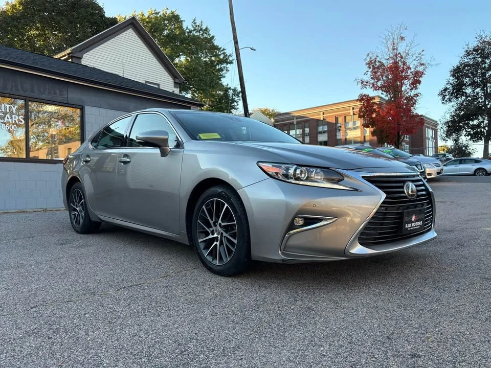 2017 Lexus ES 6th Gen - Image 3 of 18