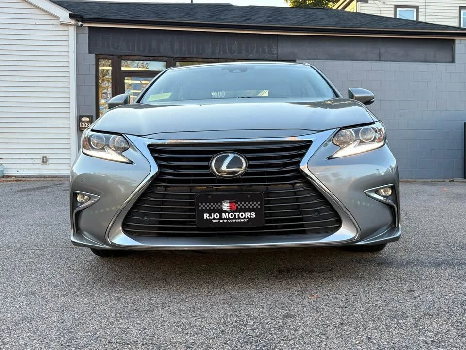 2017 Lexus ES 6th Gen - Image 2 of 18