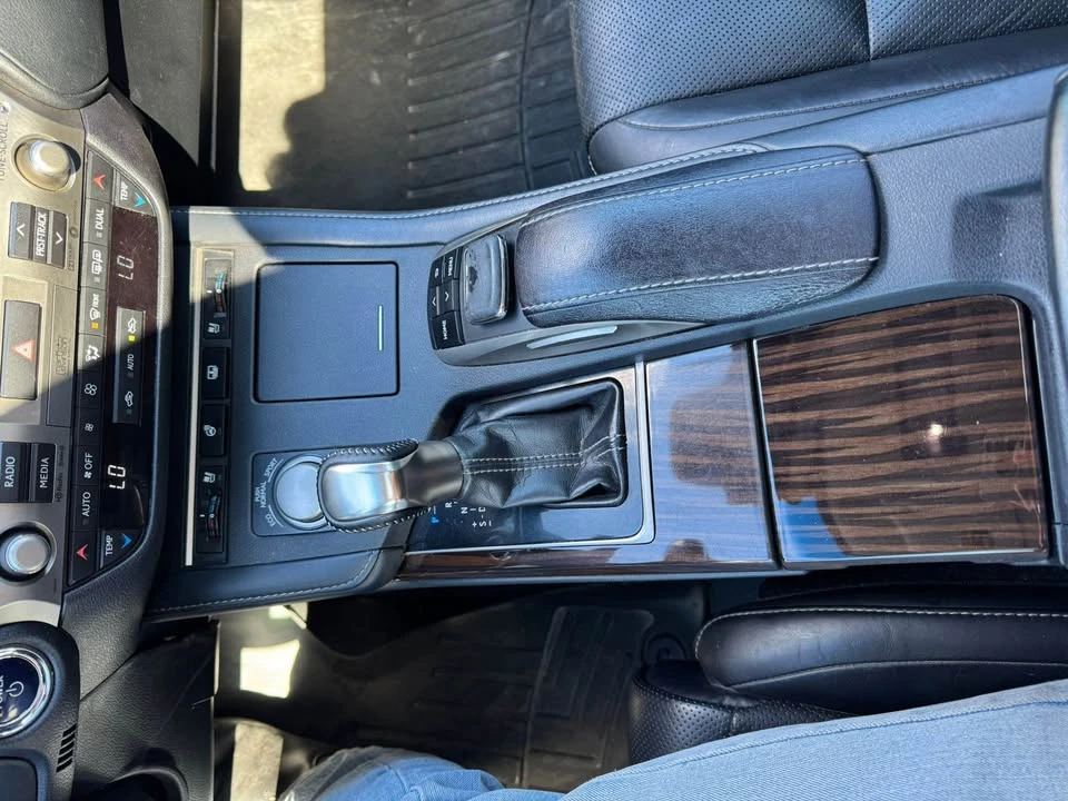 2017 Lexus ES 6th Gen - Image 12 of 19