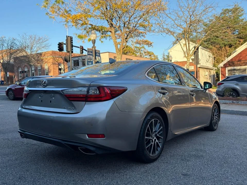 2017 Lexus ES 6th Gen - Image 5 of 18