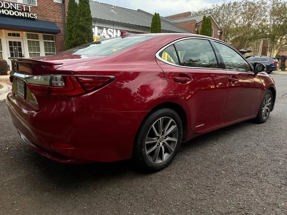 2017 Lexus ES 6th Gen - Image 7 of 16