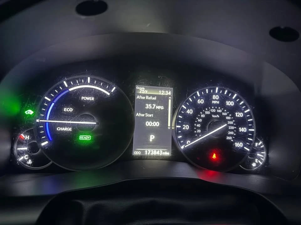 2017 Lexus ES 6th Gen - Image 15 of 16