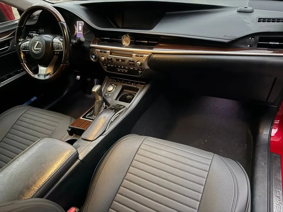 2017 Lexus ES 6th Gen - Image 9 of 16