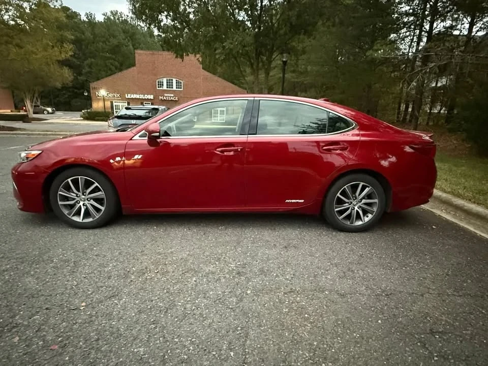 2017 Lexus ES 6th Gen - Image 5 of 16