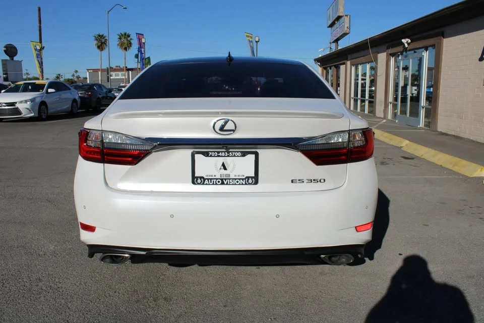 2017 Lexus ES 6th Gen - Image 5 of 17