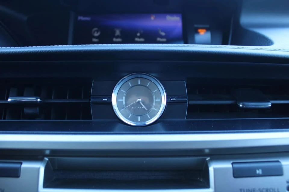 2017 Lexus ES 6th Gen - Image 14 of 17