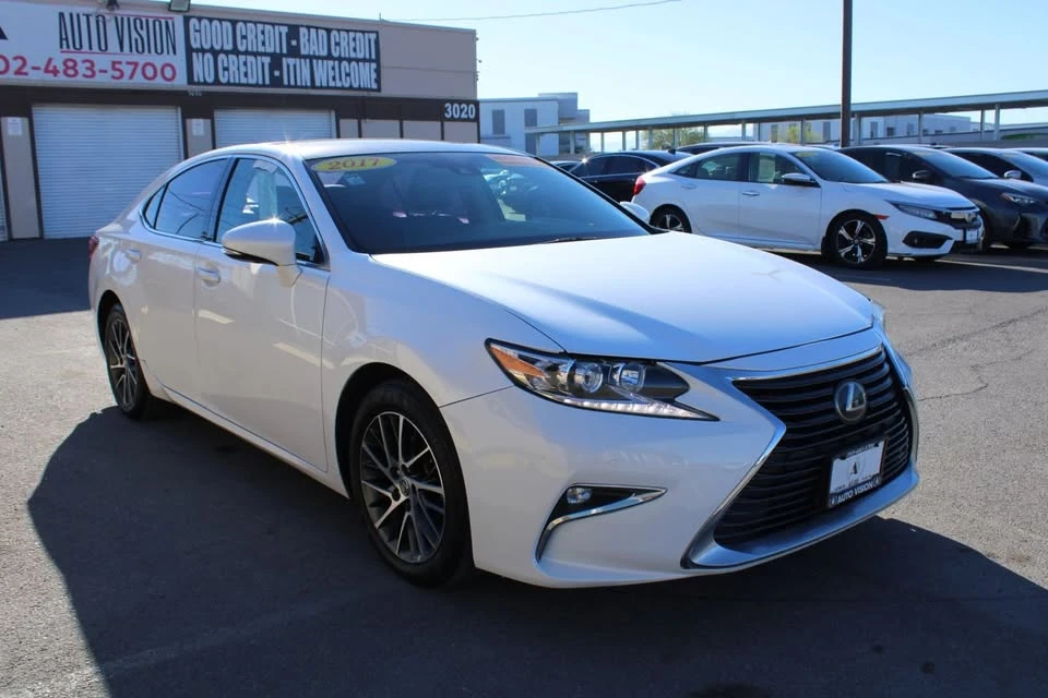 2017 Lexus ES 6th Gen - Image 3 of 17