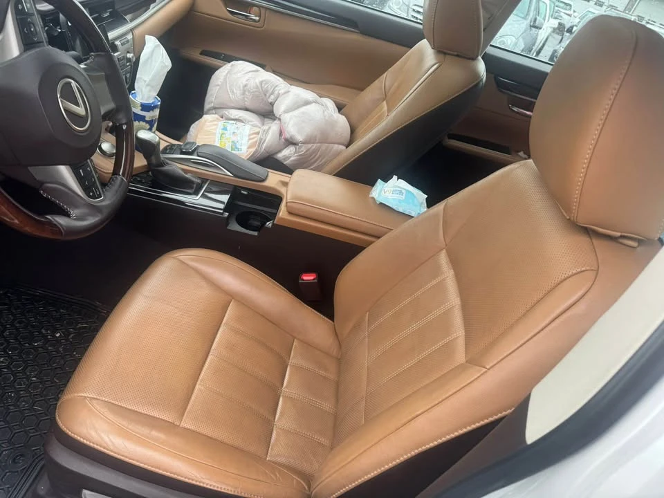 2017 Lexus ES 6th Gen - Image 6 of 6