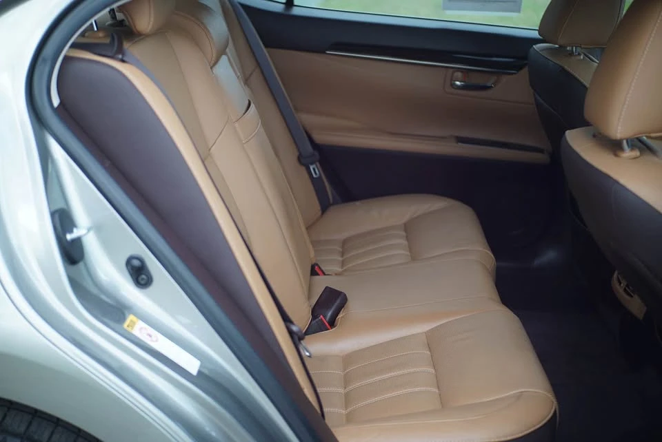 2017 Lexus ES 6th Gen - Image 8 of 20