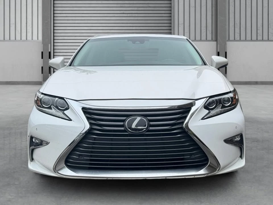 2017 Lexus ES 6th Gen - Image 9 of 20